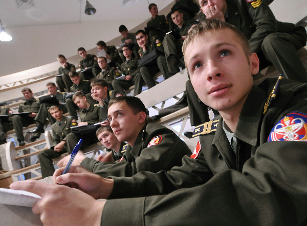 Конкурс при поступлении в военное училище Конкурс при поступлении в военное училище